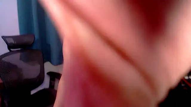 Snapshot of RyffBurnz chatting on November 2025 02:57:01 AM RyffBurnz online show from November 2025 02:57:01 AM