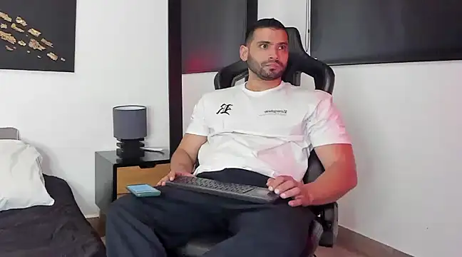 Dereck vega online show from December 2024 09:22:01 PM