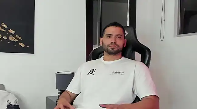 Dereck vega online show from December 2024 12:29:01 AM