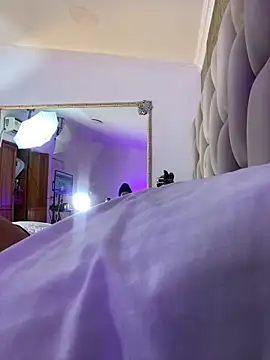 Snapshot of EmmaTorres_ chatting on December 2024 10:32:01 PM EmmaTorres online show from December 2024 10:32:01 PM