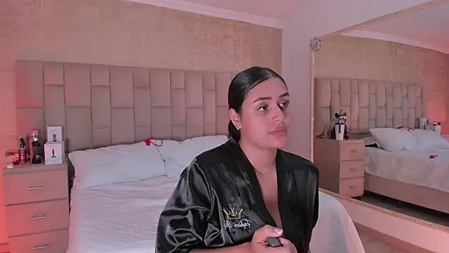 Snapshot of EmmaTorres_ chatting on December 2024 07:09:02 PM EmmaTorres online show from December 2024 07:09:02 PM