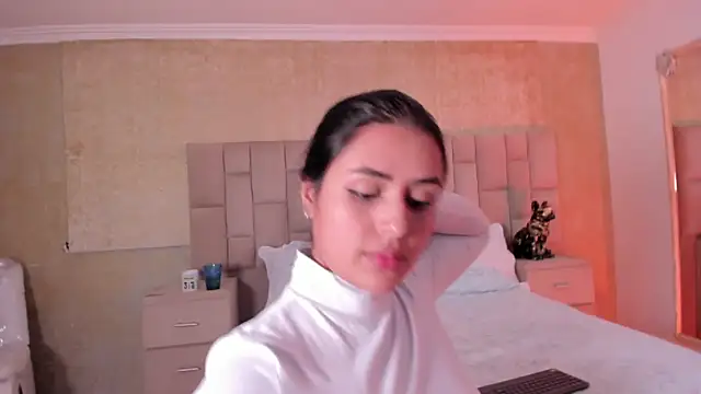 Snapshot of EmmaTorres_ chatting on December 2024 08:25:02 PM EmmaTorres online show from December 2024 08:25:02 PM