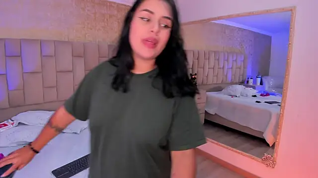 Snapshot of EmmaTorres_ chatting on February 2025 02:08:02 AM EmmaTorres online show from February 2025 02:08:02 AM