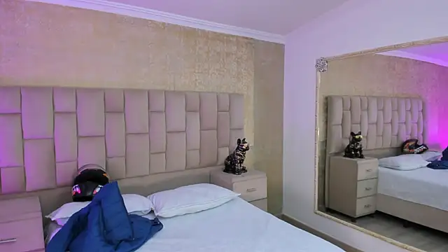 Snapshot of EmmaTorres_ chatting on March 2025 09:42:02 PM EmmaTorres online show from March 2025 09:42:02 PM