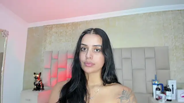 Snapshot of EmmaTorres_ chatting on September 2025 07:59:01 PM EmmaTorres online show from September 2025 07:59:01 PM