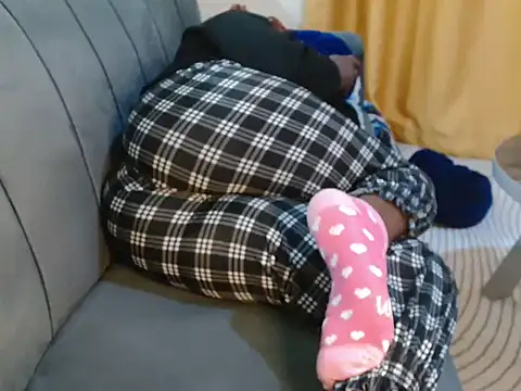 Snapshot of leslysexygirl chatting on October 2025 05:36:02 AM leslysexygirl online show from October 2025 05:36:02 AM