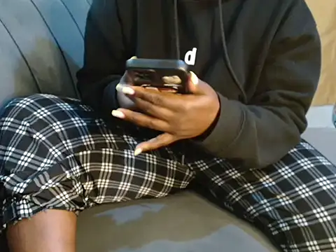 Snapshot of leslysexygirl chatting on October 2025 05:55:02 PM leslysexygirl online show from October 2025 05:55:02 PM