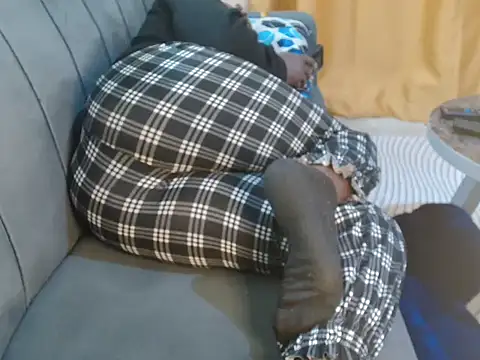 Snapshot of leslysexygirl chatting on October 2025 04:48:02 AM leslysexygirl online show from October 2025 04:48:02 AM