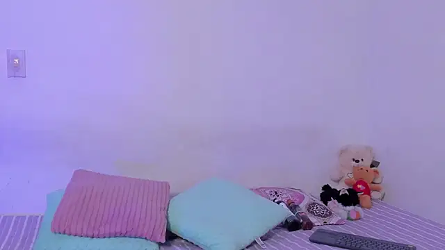 Snapshot of crystalvazquez chatting on October 2025 03:30:02 PM crystalvazquez online show from October 2025 03:30:02 PM