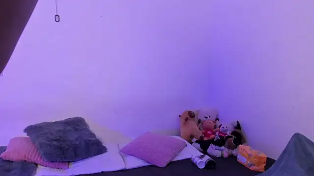 Snapshot of crystalvazquez chatting on October 2025 11:44:02 AM crystalvazquez online show from October 2025 11:44:02 AM