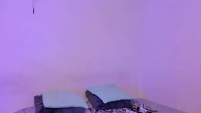 Snapshot of crystalvazquez chatting on November 2025 12:49:01 PM crystalvazquez online show from November 2025 12:49:01 PM