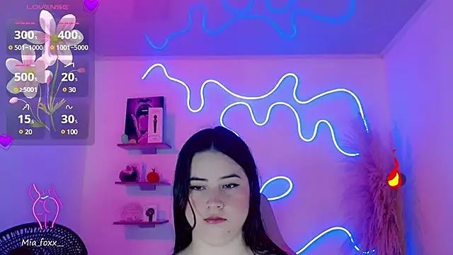 Mia foxx  online show from January 2025 09:06:01 PM