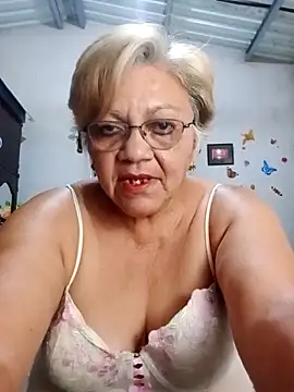 Snapshot of Madrastrahot69 chatting on October 2025 09:35:02 PM Madrastrahot69 online show from October 2025 09:35:02 PM