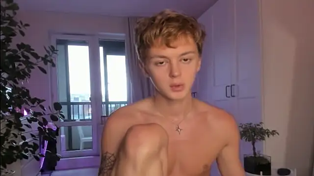 agelandreww online show from October 2025 01:23:04 PM