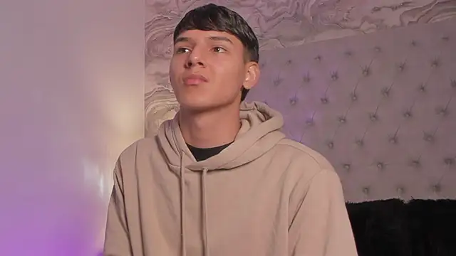 Kev jenner online show from December 2024 07:08:02 PM