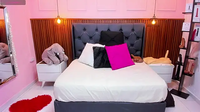 Snapshot of MEYLAGIA chatting on November 2025 03:16:02 AM MEYLAGIA online show from November 2025 03:16:02 AM