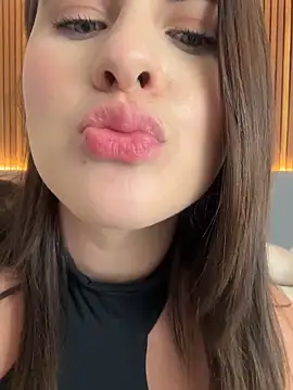 EmiilyAdams  online show from March 2025 08:30:01 PM