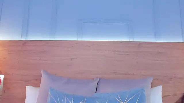 Victoria romanox online show from January 2025 03:33:02 PM