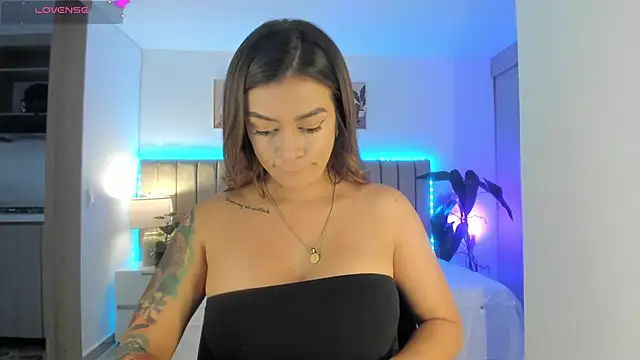 Snapshot of Victoria_romanox chatting on September 2025 06:57:01 PM Victoria romanox online show from September 2025 06:57:01 PM