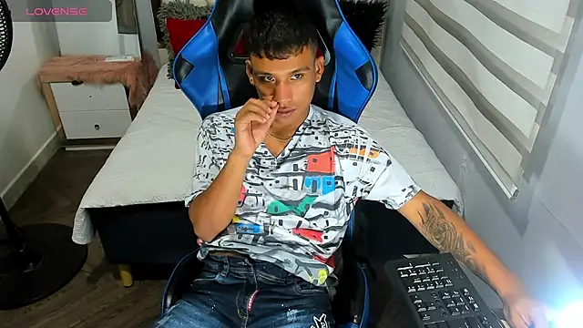 Snapshot of Backsex_boy chatting on October 2025 09:41:01 AM Backsex boy online show from October 2025 09:41:01 AM