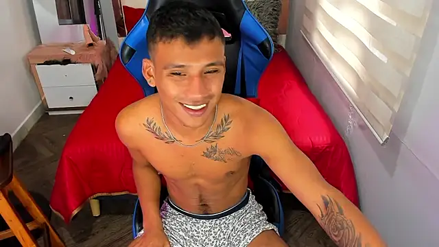 Snapshot of Backsex_boy chatting on October 2025 02:09:01 PM Backsex boy online show from October 2025 02:09:01 PM