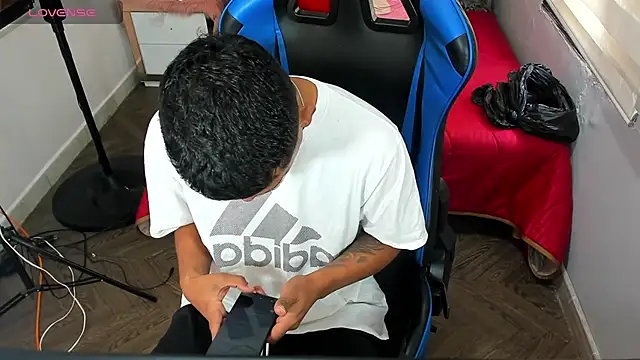 Snapshot of Backsex_boy chatting on November 2025 03:36:01 PM Backsex boy online show from November 2025 03:36:01 PM