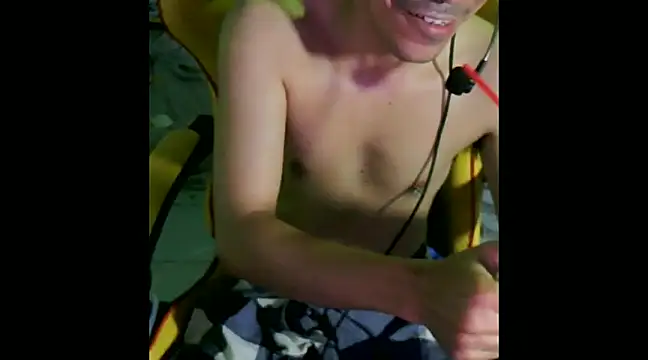 Snapshot of cloudyth1994 chatting on December 2024 09:26:01 PM cloudyth1994 online show from December 2024 09:26:01 PM