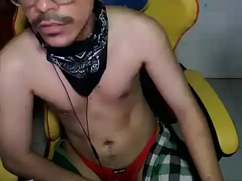 Snapshot of cloudyth1994 chatting on February 2025 05:07:01 PM cloudyth1994 online show from February 2025 05:07:01 PM