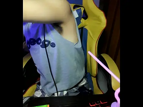 Snapshot of cloudyth1994 chatting on November 2025 07:24:01 PM cloudyth1994 online show from November 2025 07:24:01 PM