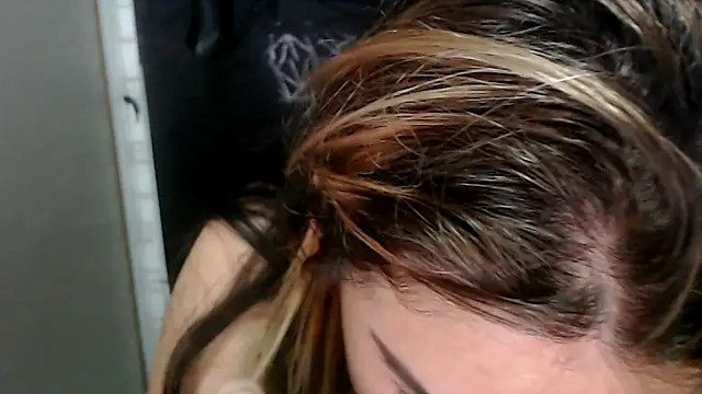 Snapshot of love_and_Lust chatting on October 2025 02:06:02 PM love and Lust online show from October 2025 02:06:02 PM