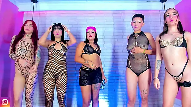 GIRLS DIRTY XTREME online show from February 2025 05:21:01 AM