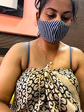 HaaniKaur online show from October 2025 07:19:01 AM