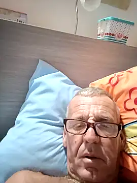 Freddy1962 online show from December 2024 08:48:01 PM