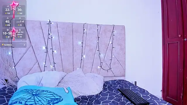 Kaela18 online show from December 2024 04:04:01 PM