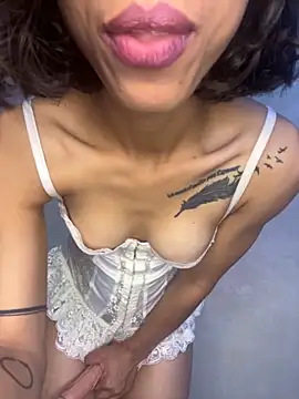 Snapshot of Beautiful_arab chatting on October 2025 10:42:02 PM Beautiful arab online show from October 2025 10:42:02 PM