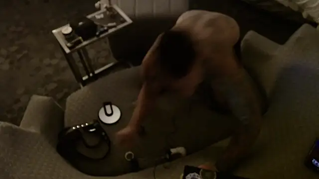 Snapshot of UnCuTupTheBuTT chatting on October 2025 02:43:02 AM UnCuTupTheBuTT online show from October 2025 02:43:02 AM