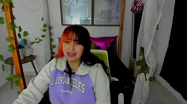 lussyevans24 online show from January 2025 04:21:01 AM