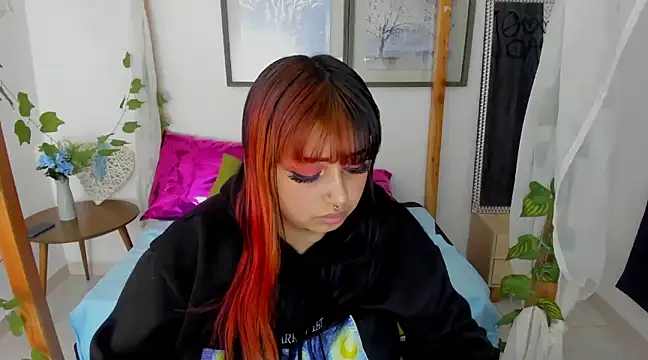 lussyevans24 online show from January 2025 10:27:01 AM