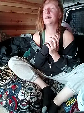 Snapshot of Eluradess chatting on October 2025 08:07:01 PM Eluradess online show from October 2025 08:07:01 PM
