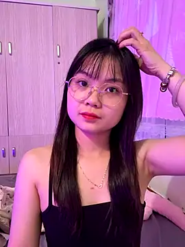 Snapshot of Maeve2k5 chatting on October 2025 02:35:02 PM Maeve2k5 online show from October 2025 02:35:02 PM