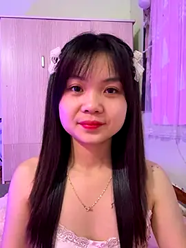 Snapshot of Maeve2k5 chatting on October 2025 09:45:01 PM Maeve2k5 online show from October 2025 09:45:01 PM