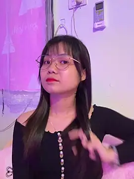 Snapshot of Maeve2k5 chatting on October 2025 12:35:01 AM Maeve2k5 online show from October 2025 12:35:01 AM