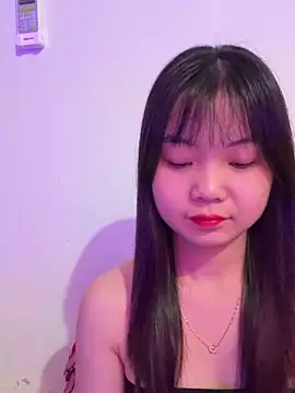 Snapshot of Maeve2k5 chatting on November 2025 12:33:01 AM Maeve2k5 online show from November 2025 12:33:01 AM