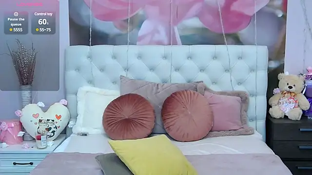 VioletUmi online show from March 2025 06:44:01 AM