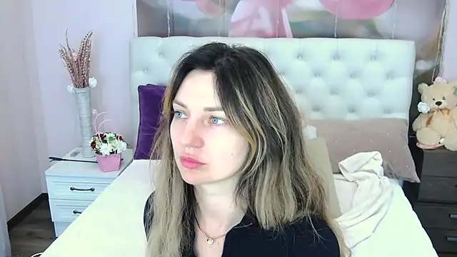 VioletUmi online show from September 2025 08:52:02 AM