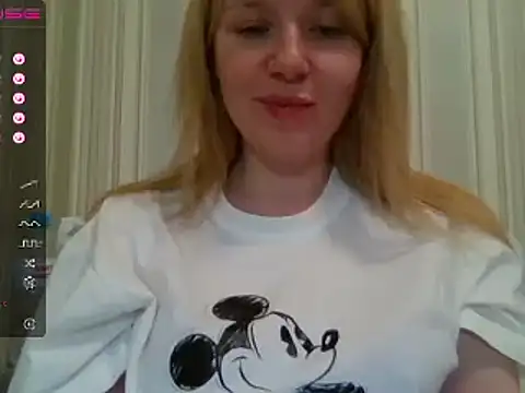 urbadkitty online show from January 2025 11:37:02 AM