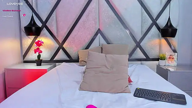 Snapshot of CarolineMaldonado chatting on January 2025 03:28:02 PM CarolineMaldonado online show from January 2025 03:28:02 PM