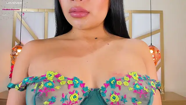 Snapshot of CarolineMaldonado chatting on February 2025 06:37:01 PM CarolineMaldonado online show from February 2025 06:37:01 PM