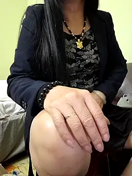 Snapshot of Hangem111 chatting on November 2025 02:18:01 PM Hangem111 online show from November 2025 02:18:01 PM