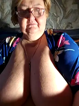 Snapshot of Awn290668 chatting on November 2025 05:28:02 AM Awn290668 online show from November 2025 05:28:02 AM